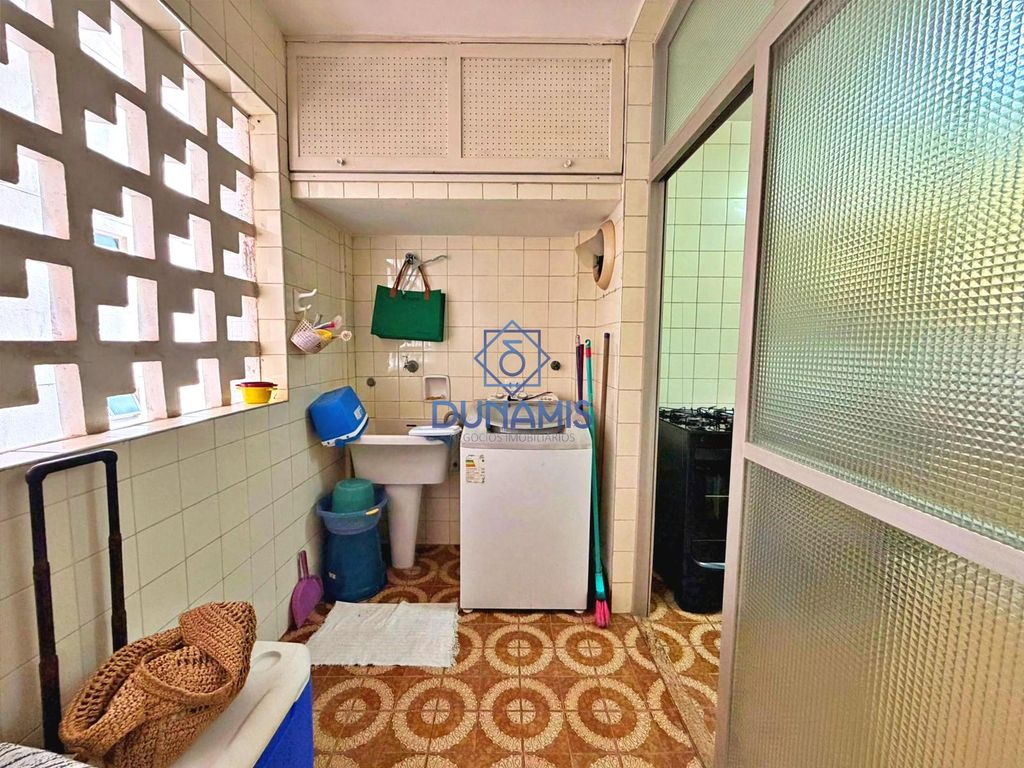 APARTAMENTO CONSERVADO À VENDA NA PRAIA DAS PITANGUEIRAS - em Pitangueiras, Guarujá — foto 23