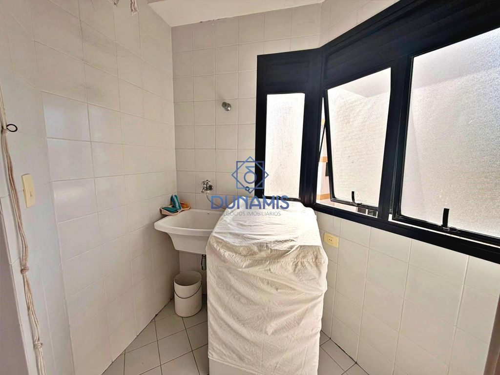 *** Apartamento conservado com sacada e vista para o mar da Praia das Astúrias** em Jardim Astúrias, Guarujá — foto 19