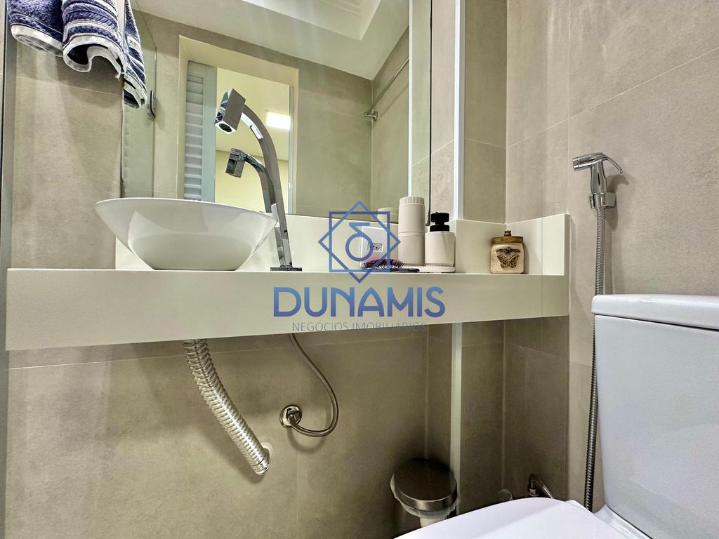 LINDO APARTAMENTO REFORMADO  À VENDA NA PRAIA DAS PITANGUEIRAS em Pitangueiras, Guarujá — foto 31