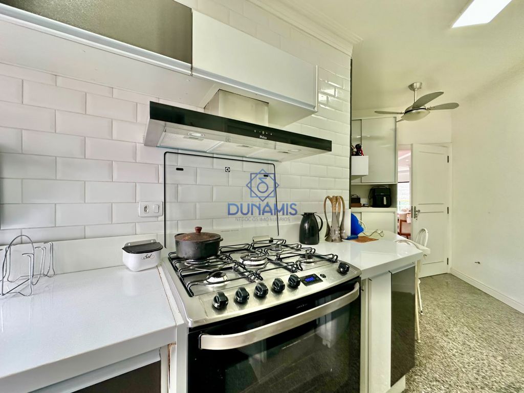 APARTAMENTO  REFORMADO À VENDA NA PRAIA DA ENSEADA em Enseada, Guarujá — foto 5