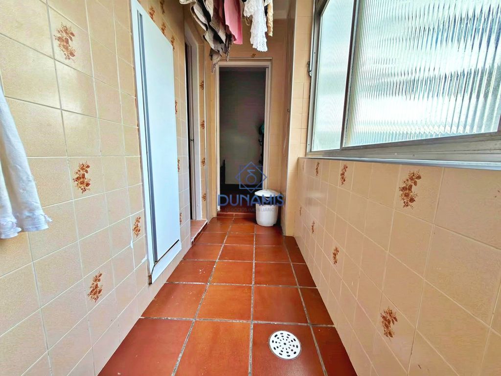 APARTAMENTO CONSERVADO  FRENTE MAR NA REGIÃO DE PITANGUEIRAS em Pitangueiras, Guarujá — foto 34