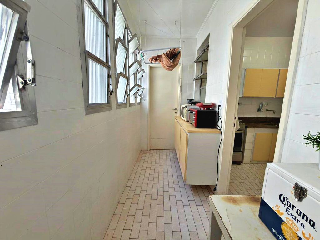 APARTAMENTO CONSERVADO A UMA QUADRA DA PRAIA DA PITANGUEIRAS - VISTA MAR em Pitangueiras, Guarujá — foto 34