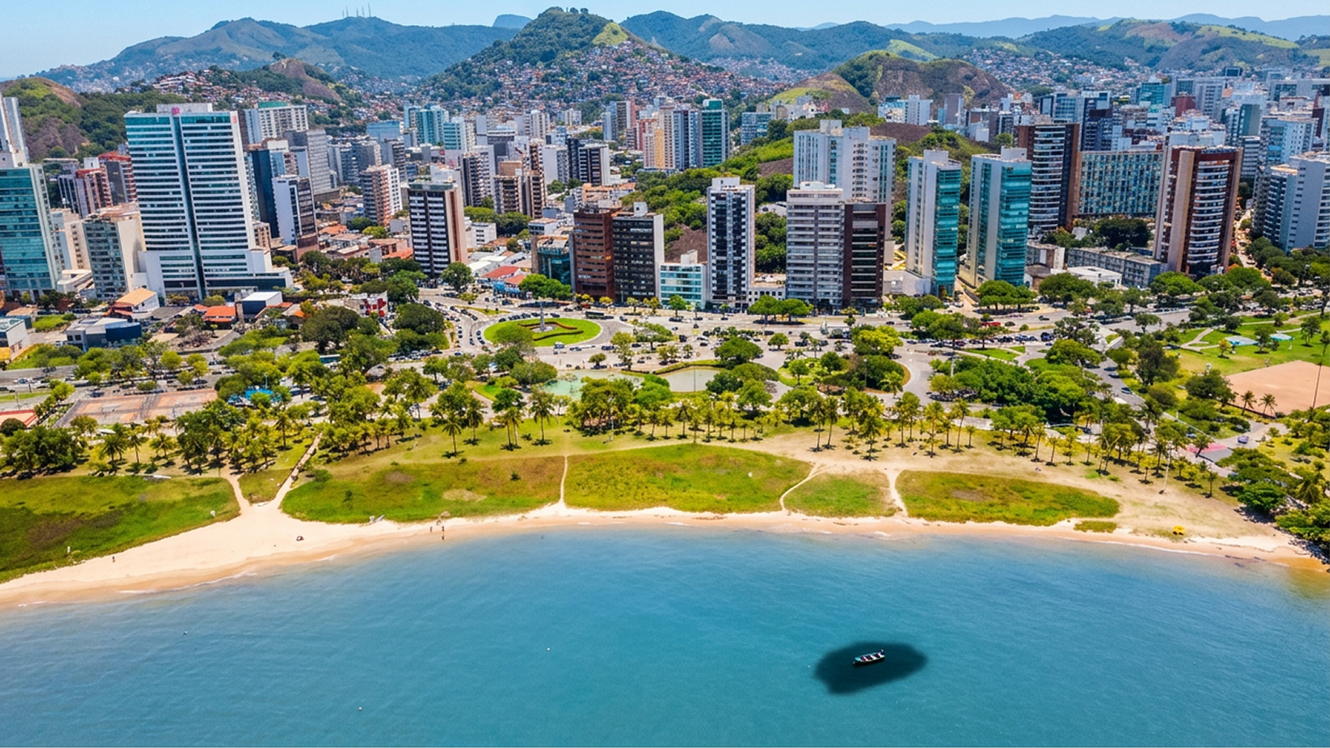 Vista panorâmica dos edifícios de alto padrão na orla de Vitória-ES