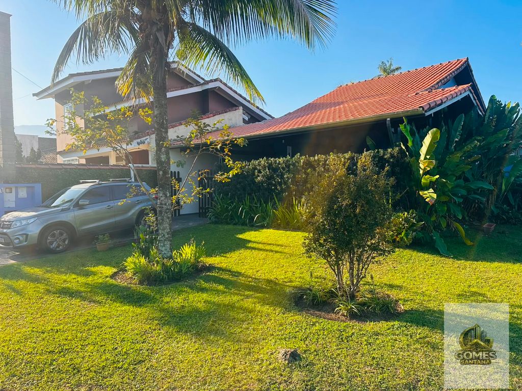 Casa à venda com 2 quartos, 1 banheiro, 3 vagas e 160m² no Vila Clais, Bertioga — foto principal