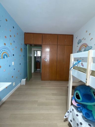 Quarto com Armários embutidos