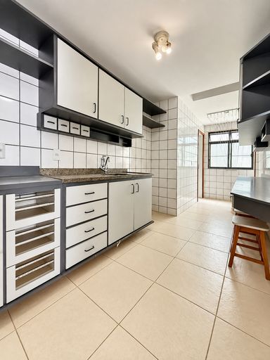 Cozinha com armários