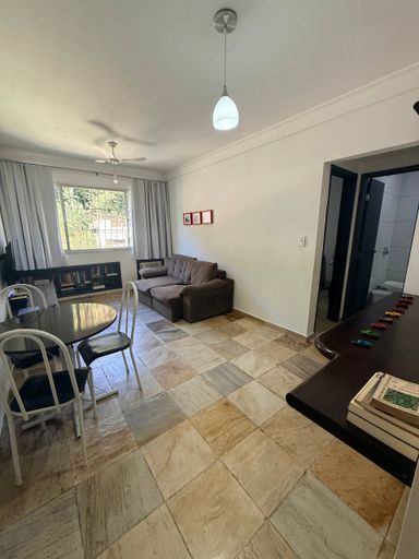 Sala ampla de apartamento a venda no Centro de Vitória