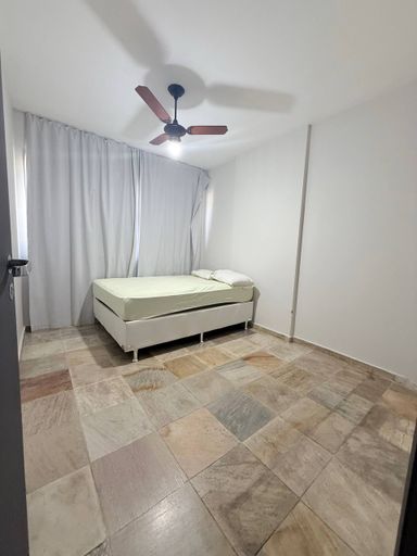 Quarto de apartamento a venda no Centro de Vitória