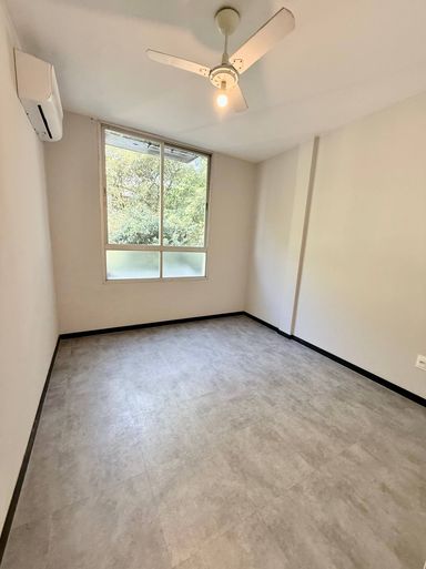 Quarto com armários
