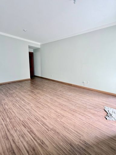 Sala com Varanda e Vista Livre