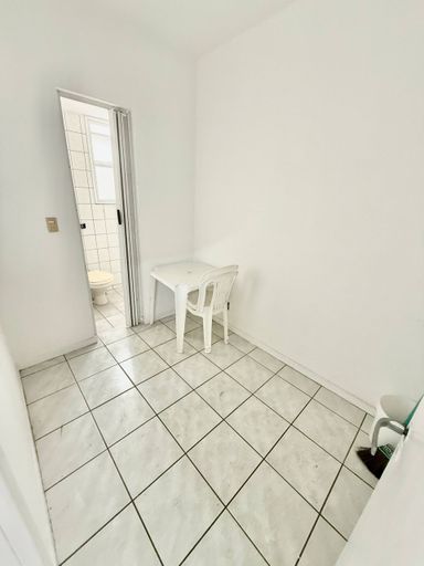 área de servico com Dependencia completa