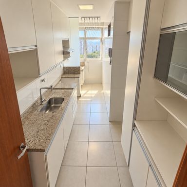 Cozinha com armários