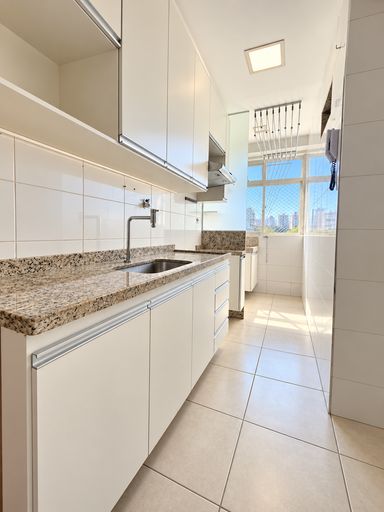Cozinha com armários