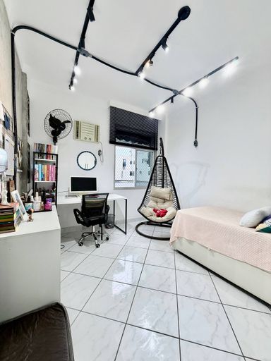 Quarto com armários