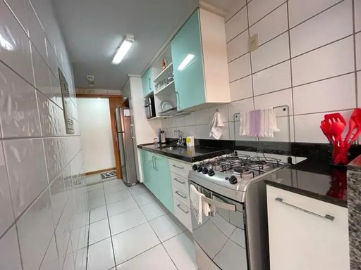 Cozinha com armários