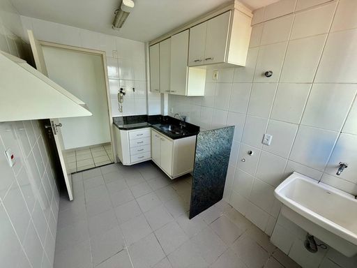 Cozinha com armários