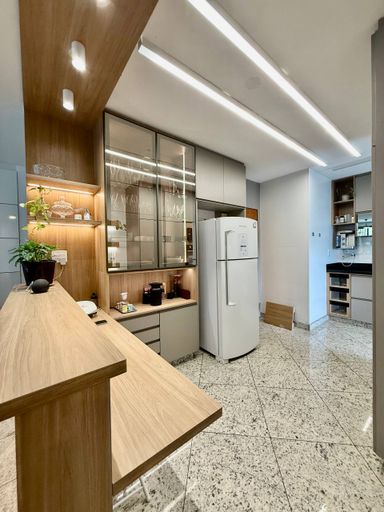 Cozinha americana com marcenaria