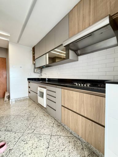 Cozinha americana com marcenaria