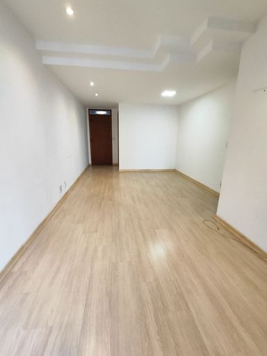 Sala com Varanda e vista eterna para o Mar
