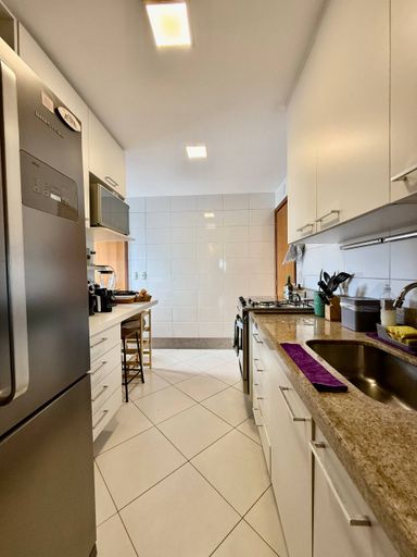 Cozinha com armarios em marcenaria