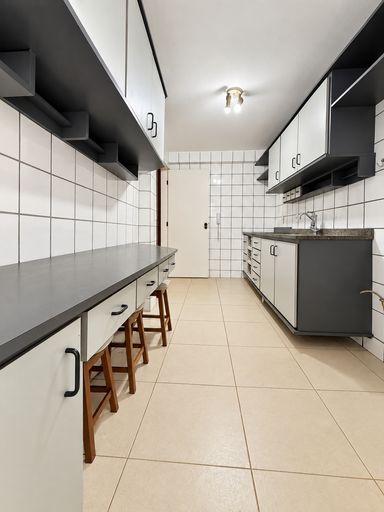 Cozinha com armários