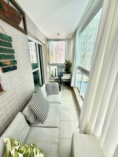 Apartamento a Venda em Jardim Camburi com elevador e Varanda