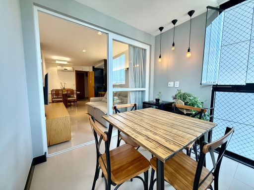 Varanda com Cortina de Vidro