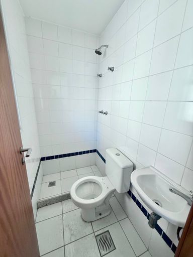 Banheiro da área de serviço