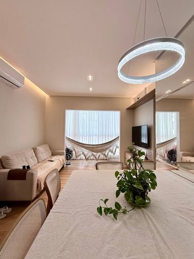 Sala com Varanda Integrada, climatizada com marcenaria