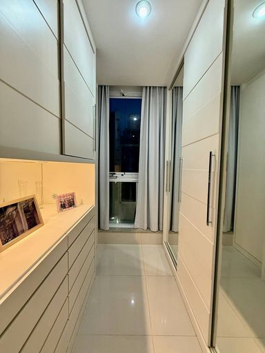 Suíte Master com Varanda Privativa feita um Closet