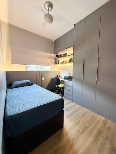 Quarto com armários