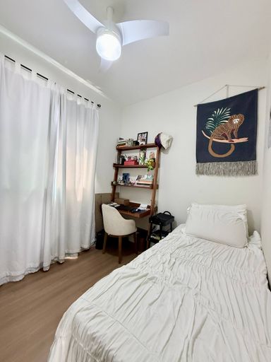 Quarto com armário
