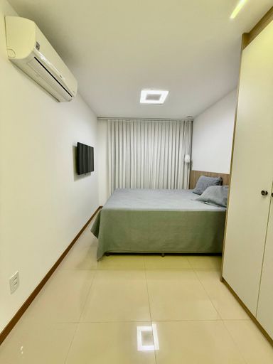 Suíte com armário embutido