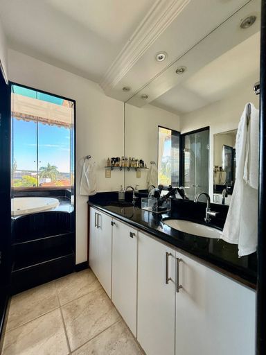 Casa a Venda na Ilha do Boi com Lazer Privativo, piscina, Sauna, Vista para o Mar e o convento