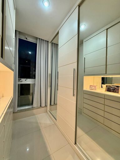 Suíte Master com Varanda Privativa feita um Closet