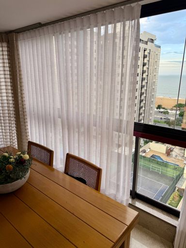 Sala 3 ambientes + Varanda com Vista eterna para o Mar