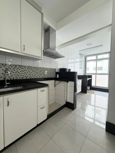 Cozinha com armários