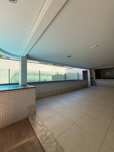 Salão de Festas com Churrasqueira e Piscina