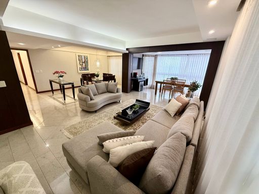 Sala 3 ambientes + Varanda com Vista eterna para o Mar