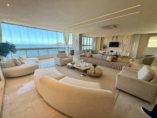 Sala mobiliada de cobertura frente para o Mar na Mata da Praia