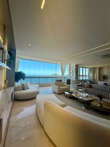 Sala mobiliada de cobertura frente para o Mar na Mata da Praia