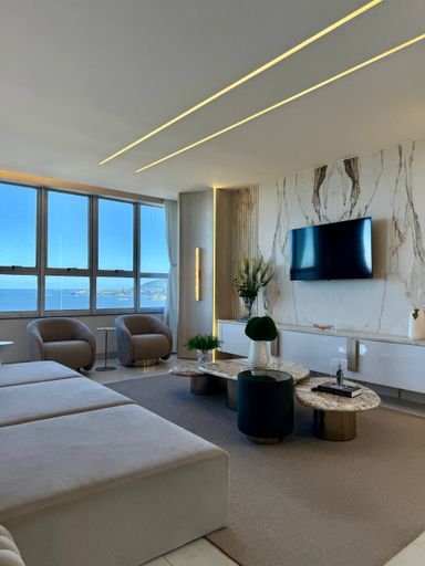 Sala mobiliada de cobertura frente para o Mar na Mata da Praia