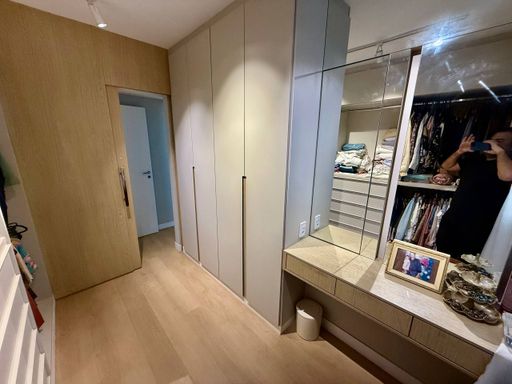 Suíte com Closet de Cobertura Duplex a venda em Jardim da Penha