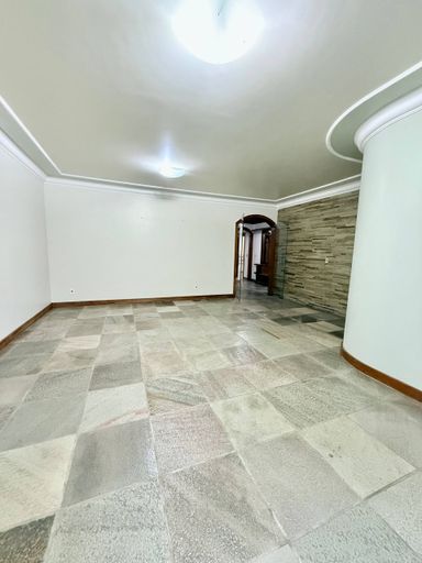 Sala com Varanda Sol da Manhã na mata da Praia