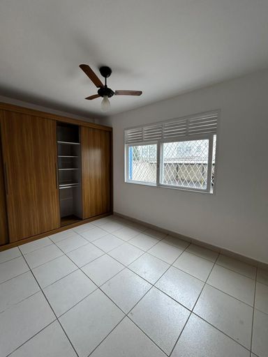 Quarto de apartamento Térreo a venda em Jardim da Penha