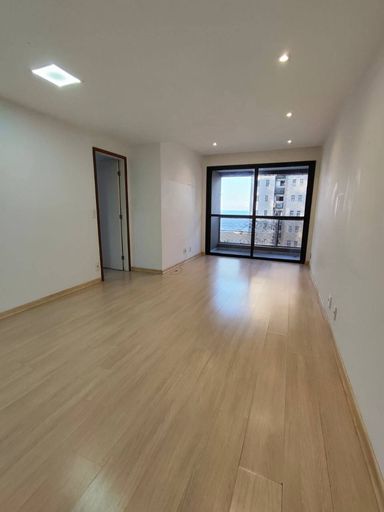 Sala com Varanda e vista eterna para o Mar