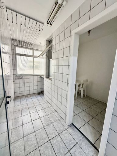 área de servico com Dependencia completa