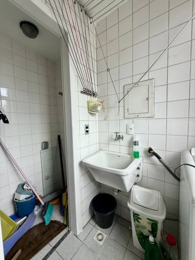 área de serviço com Banheiro