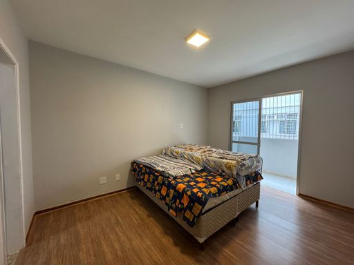 Suite com Varanda e Closet