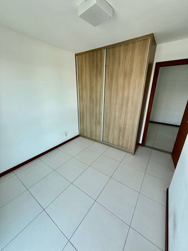 Quarto com armário